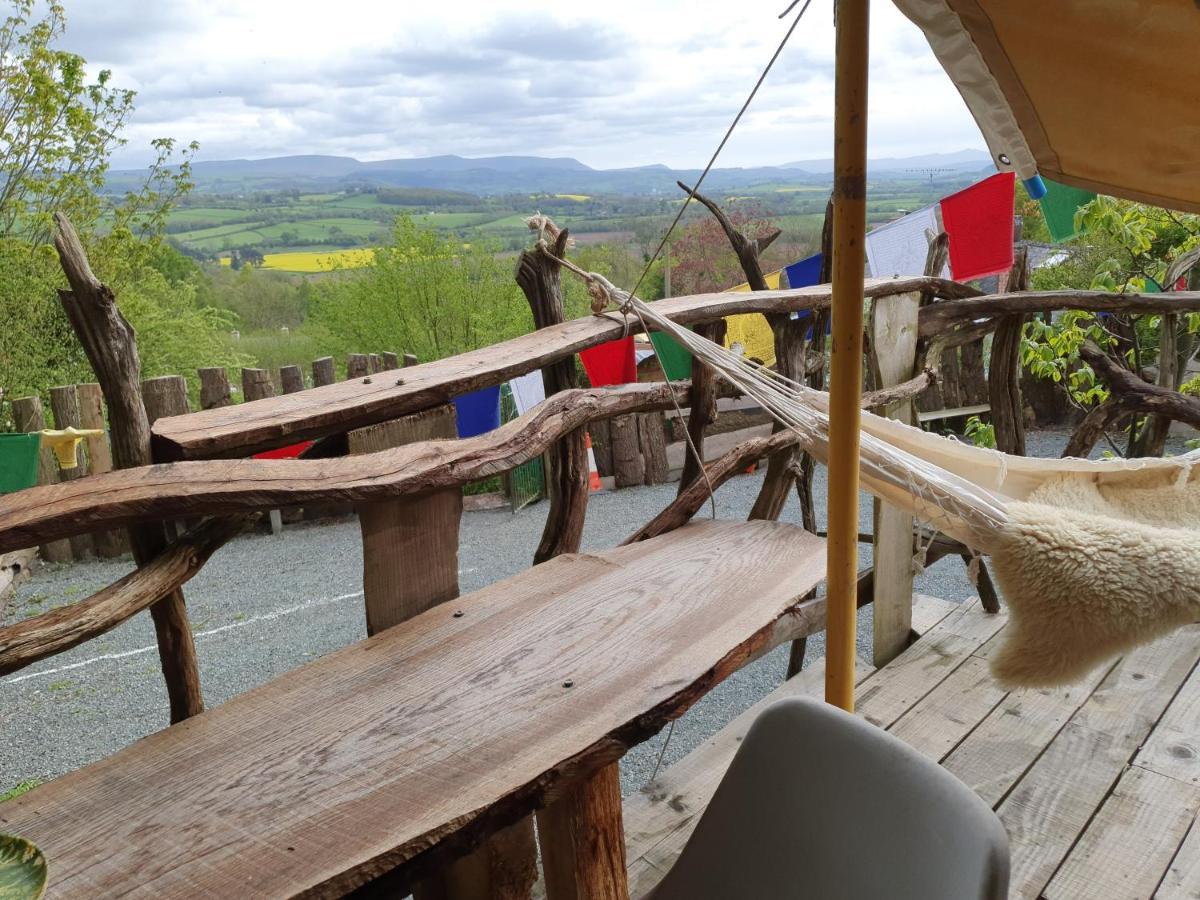 New Inn Brilley Whitney Екстериор снимка